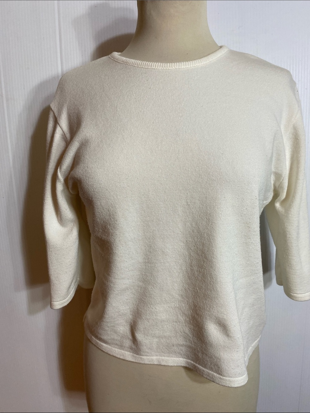 No Boundaries White Short Sleeve Crewneck Top With a Circle for flare